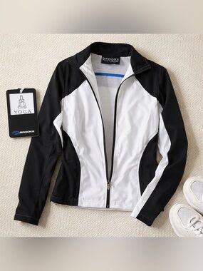 Brooks Black and White Yoga Jacket